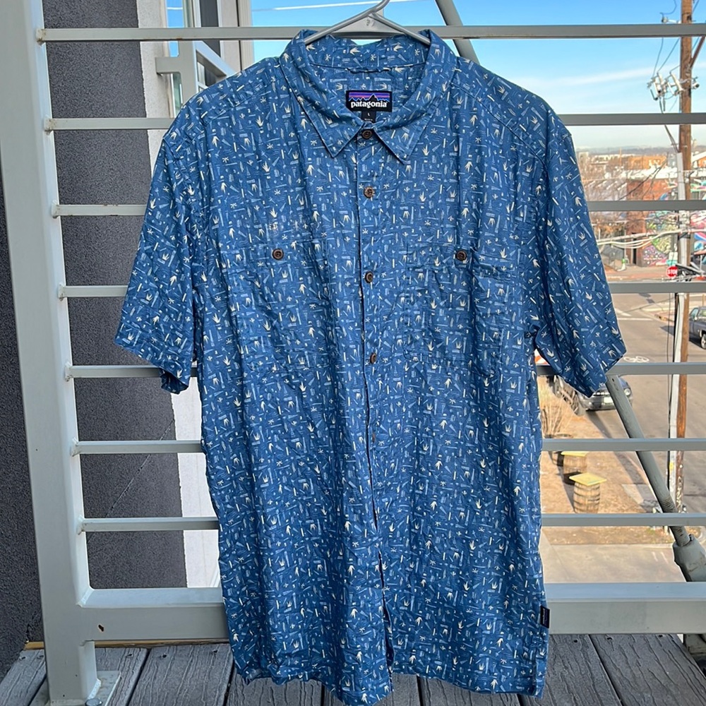 Men’s Patagonia Patterned Short Sleeve Shirt, Size L